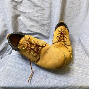 Men’s waterproof timberlands size 8